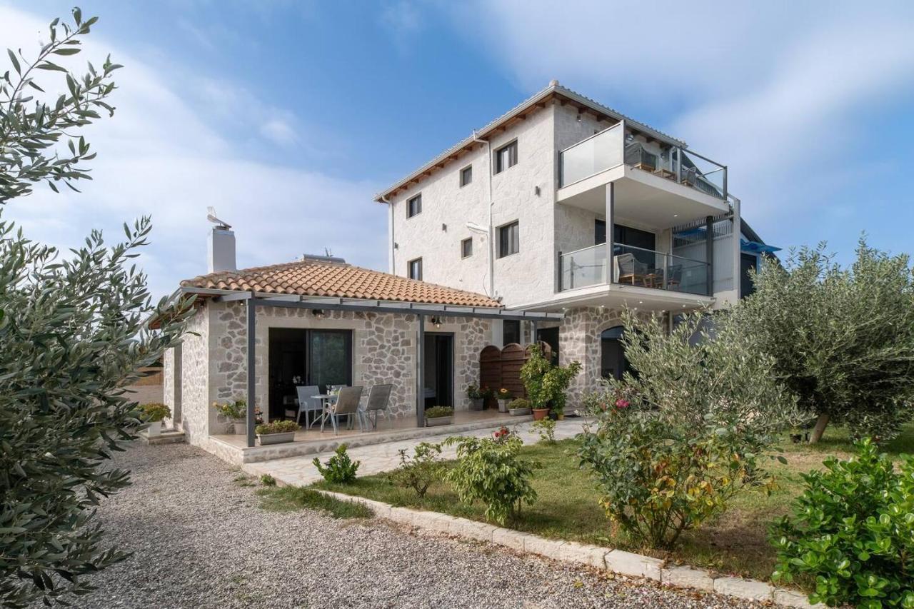 Villa On The Sea Agia Marina  Exterior photo