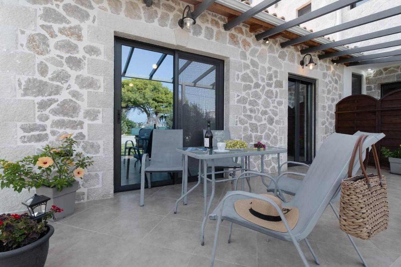 Villa On The Sea Agia Marina  Exterior photo
