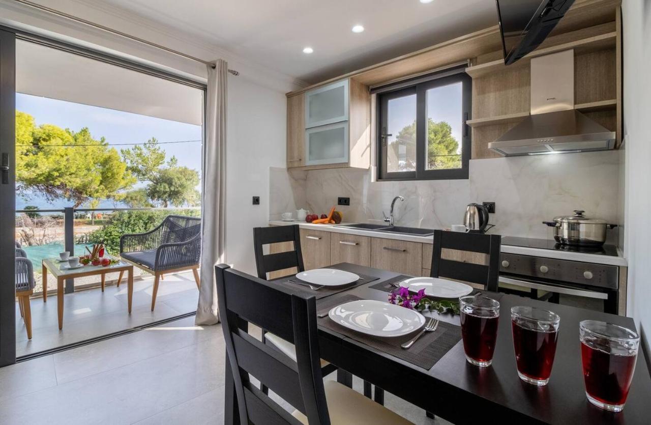 Villa On The Sea Agia Marina  Exterior photo