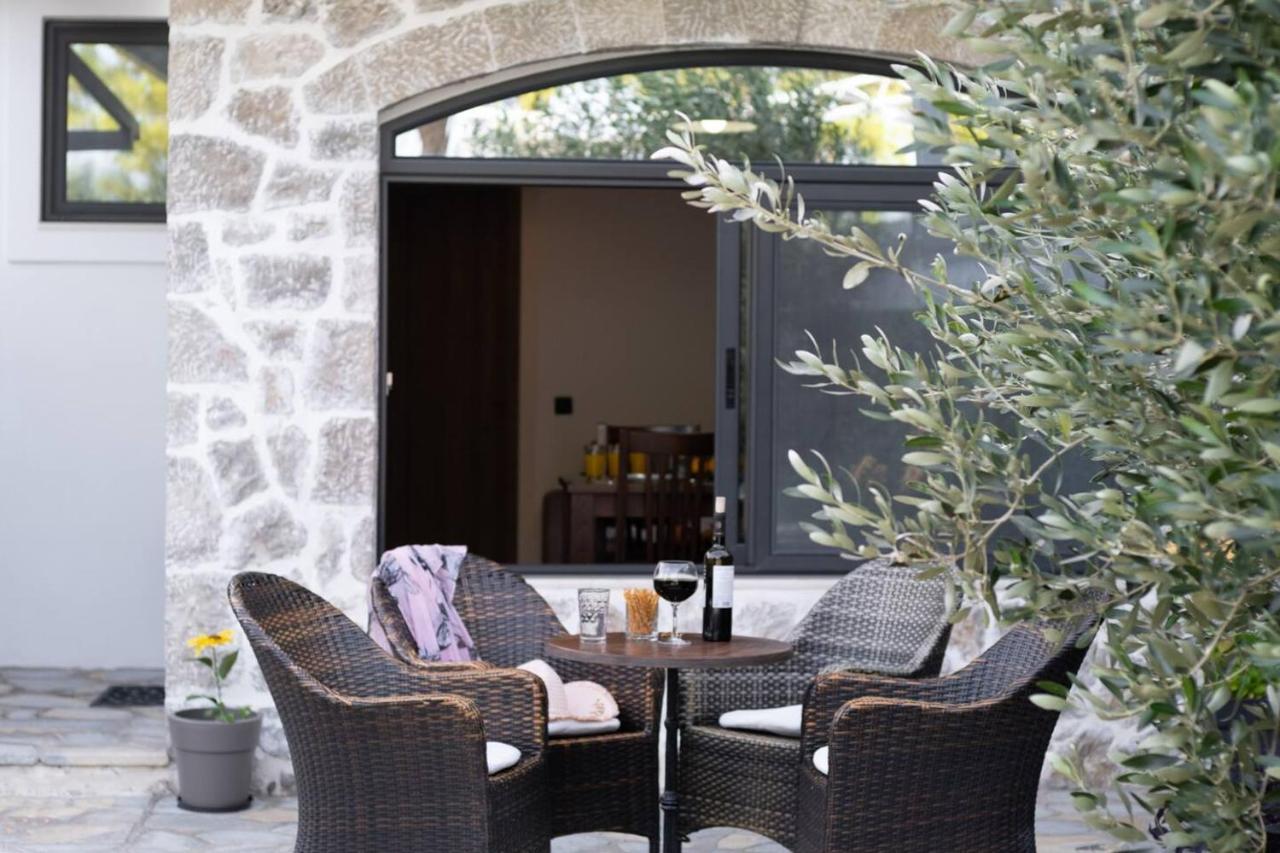 Villa On The Sea Agia Marina  Exterior photo