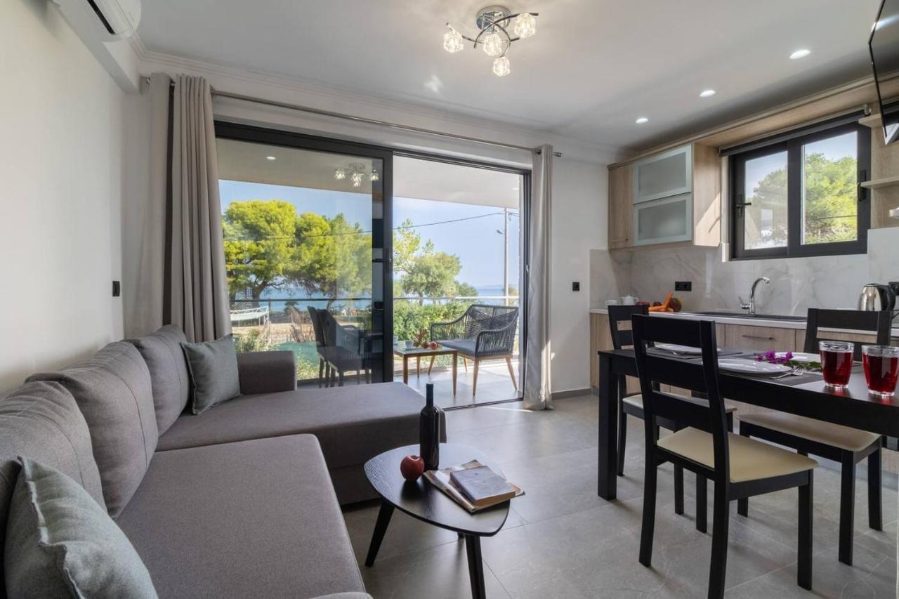Villa On The Sea Agia Marina  Exterior photo