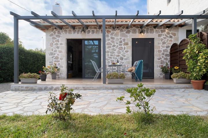 Villa On The Sea Agia Marina  Exterior photo
