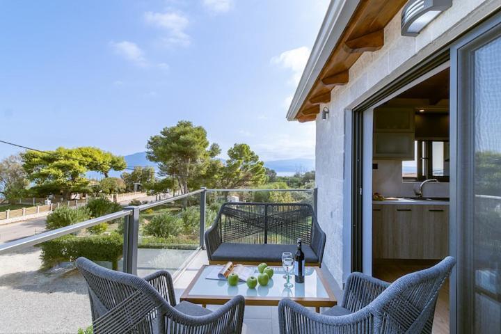 Villa On The Sea Agia Marina  Exterior photo