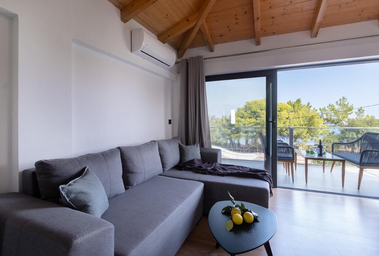 Villa On The Sea Agia Marina  Exterior photo
